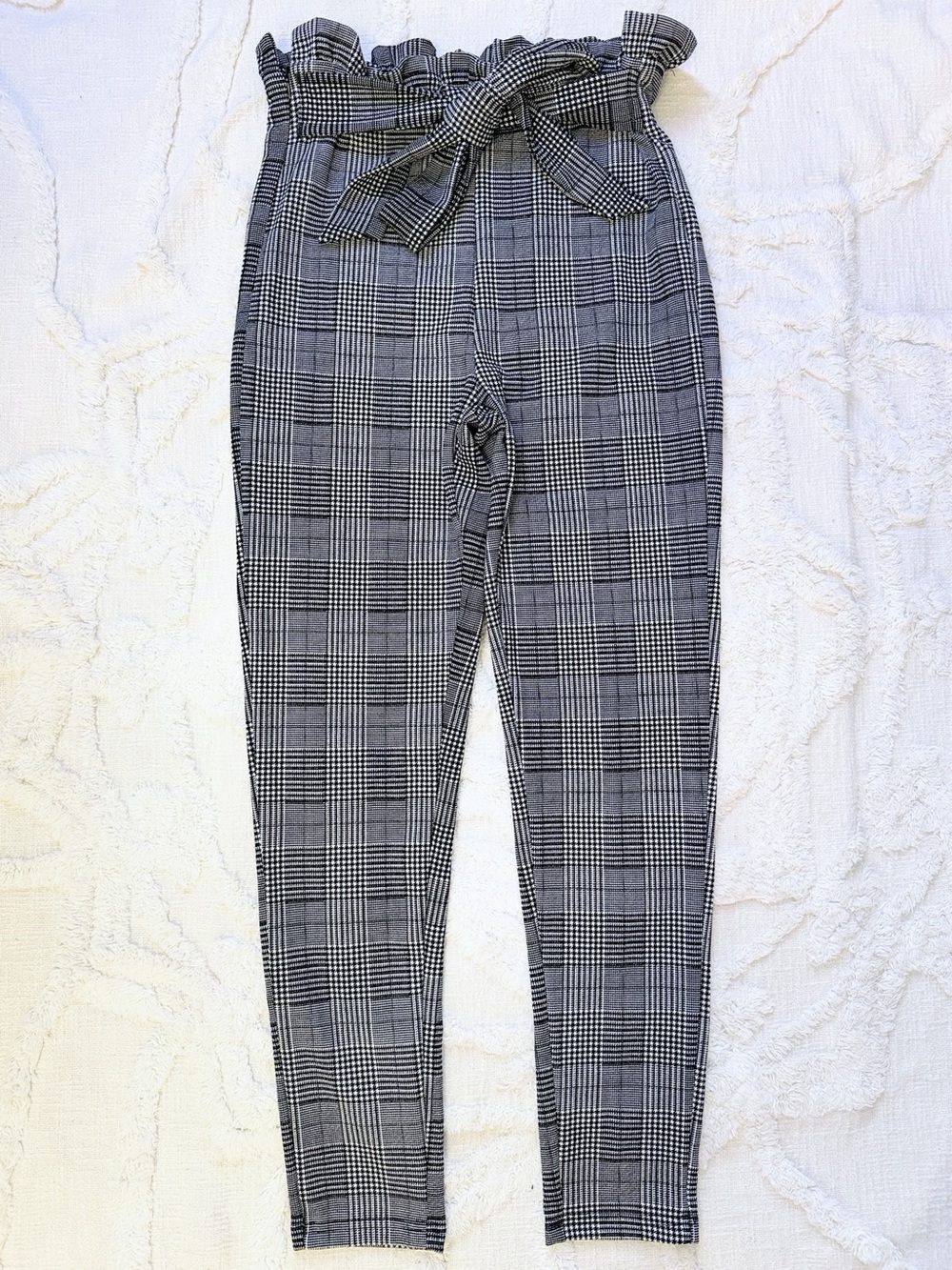 SHEIN Black & White Plaid Paperbag Waist Pants | Size Medium | EUC